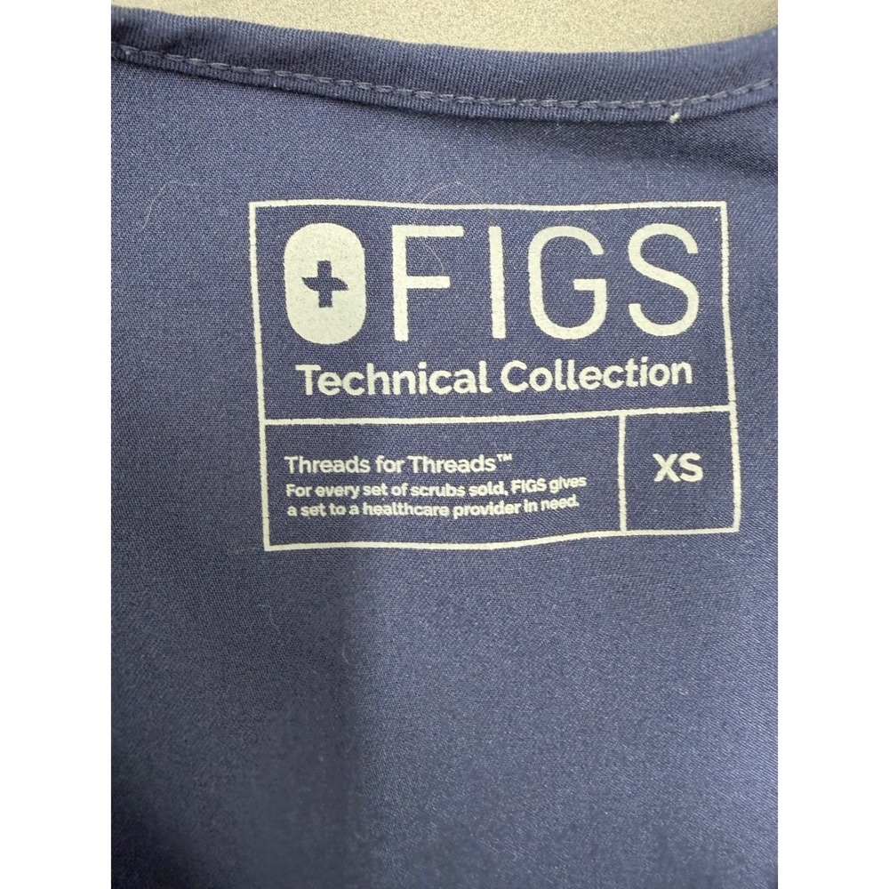 2 Sets FIGS Technical Collection Navy Blue Scrub Set V-Neck Top & Cargo Pants XS - Picture 2 of 5